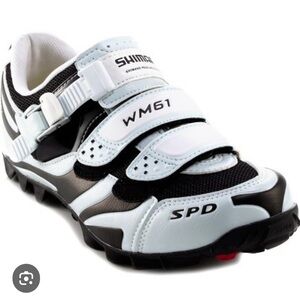 Lightly used great women’s riding shoe.